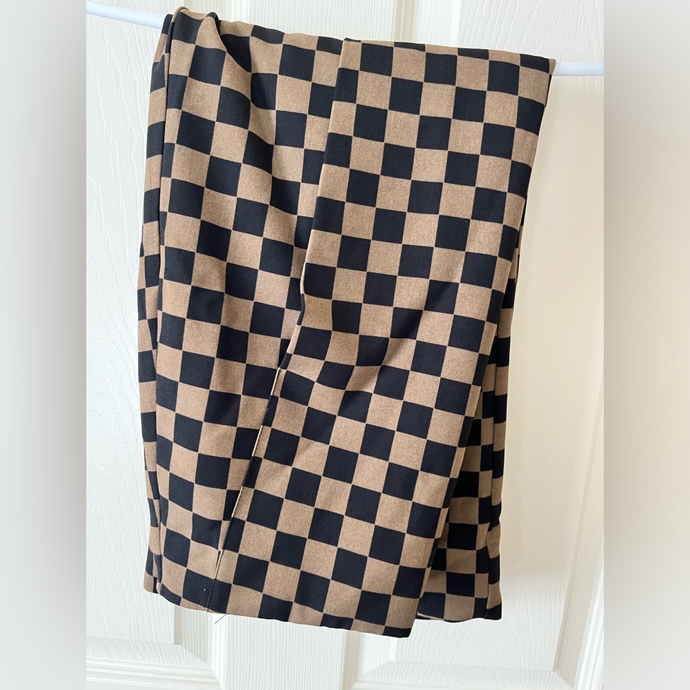 Black/dark khaki brown checkered pencil midi skirt with slit in the front